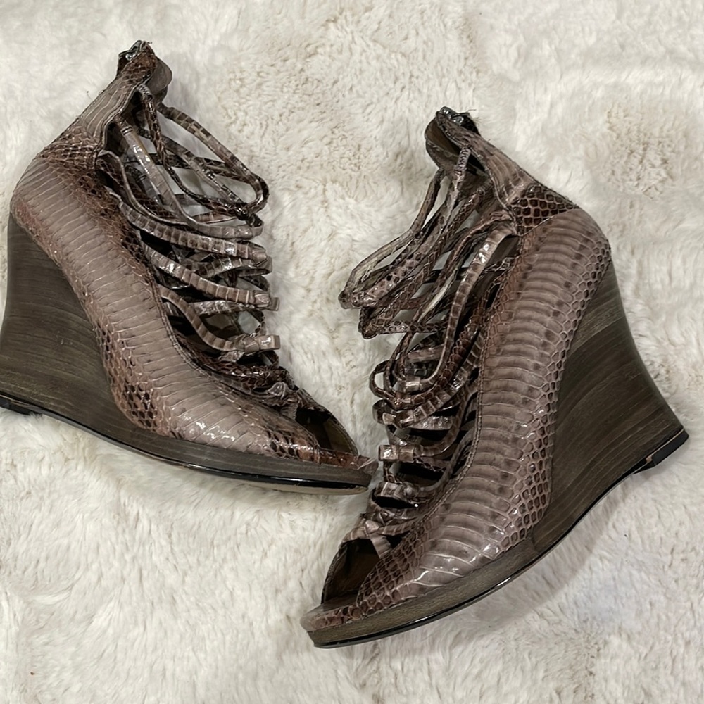 4 inch wedges, in very good condition